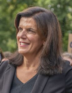 Julia Banks