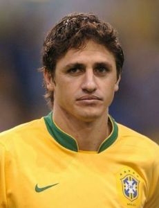 Edmílson (footballer born 1976)