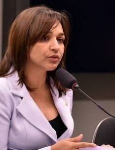 Eliziane Gama