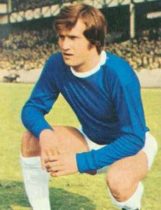 Tommy Wright (footballer born 1944)