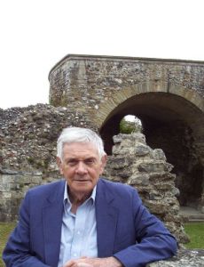 Bernard Mayes