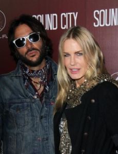 Rami Jaffee and Daryl Hannah