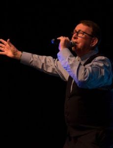 Ray Kelly (singer)