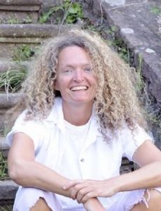 Stephanie Theobald