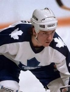 Ken Strong (ice hockey)