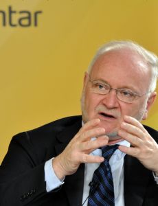 Žarko Korać