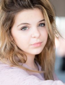 Samara Lee