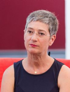 Ayfer Tunç
