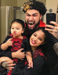 Jasmine Villegas and Omar Amir (I)