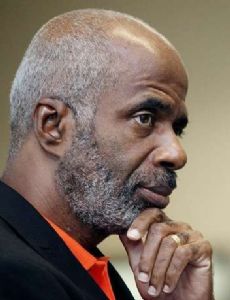 Larry Robinson (politician)
