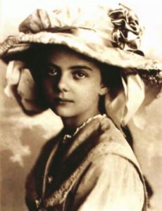 Elinor Remick Warren