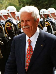 İsmet Sezgin