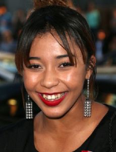 Zoe Borde