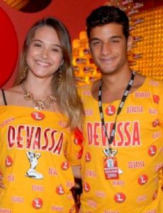 Juliana Paiva and Guilherme Costa Machado Silveira
