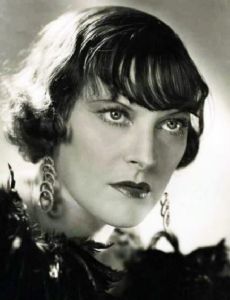 Gina Manès