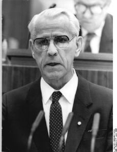 Willi Stoph