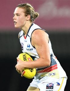 Chloe Scheer