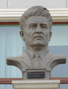 Mirzo Tursunzoda
