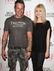 Kathryn Morris and Johnny Messner