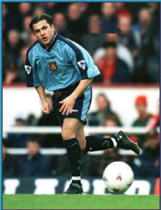 Lee Hodges (footballer born 1978)