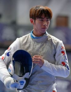 Heo Jun (fencer)
