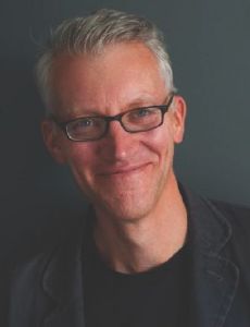 Tom Holland (author)