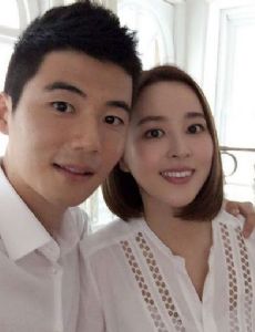 Sung-Yueng Ki and Hye-jin Han