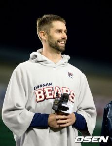 Dustin Nippert