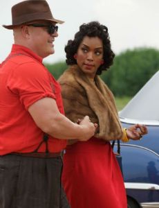 Angela Bassett and Michael Chiklis