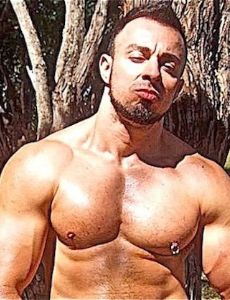 Léo Britto (Performer)