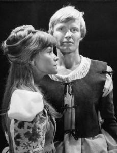 Jon Voight and Lauri Peters