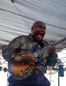 Arthur Adams (singer)