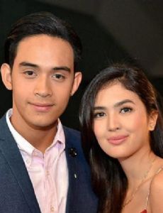 Diego Loyzaga and Sofia Andres
