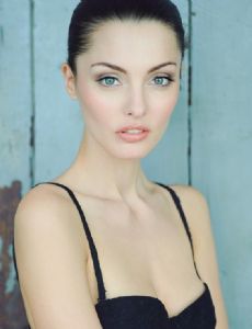 Viktoria Damaronak