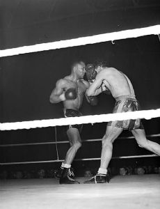 Dennis Powell (boxer)