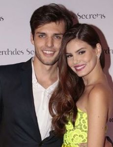 Lucas Catanni and Camila Queiroz