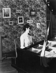Yvonne Hubert