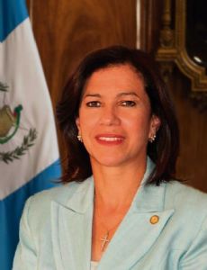 Cynthia del Águila