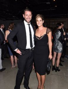 Missy Peregrym and Tom Oakley (I)