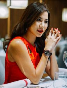 Lee Yvonne