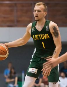 Arnas Velička