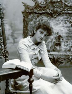 Alma Lund