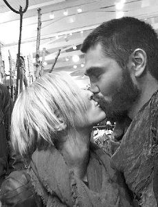 Chad Michael Murray and Nicky Whelan