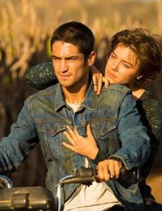 Alice Wegmann and Gabriel Leone