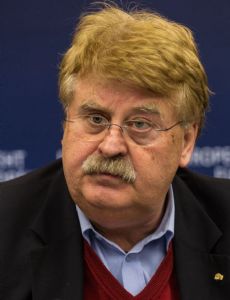 Elmar Brok