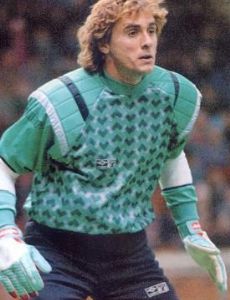 Aleksandr Uvarov (footballer)