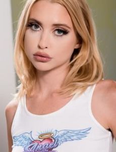 Chloe Cherry