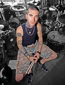 Travis Smith (musician)