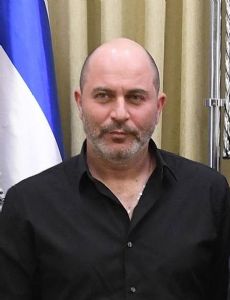 Lior Raz