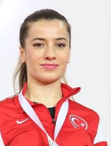 Serap Özçelik